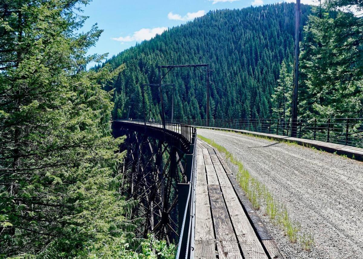 Close To Hiawatha Tr And Biking With Hot Tub Уолъс Екстериор снимка